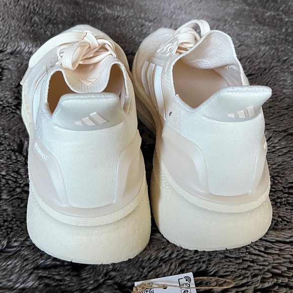 Adidas Ultraboost 5X size 8.5 in Wonder White - Picture 2 of 8